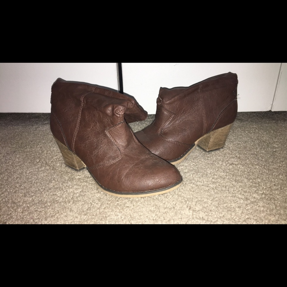 Women’s Brown Faux Leather  Booties